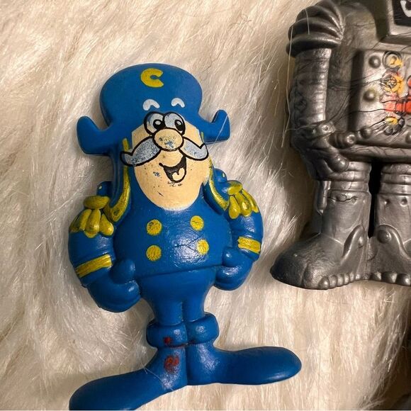 Lot of 5 1986 Captain Crunch Sogmaster & 1980 Cookie Crisp Cereal Premiums - Picture 4 of 7